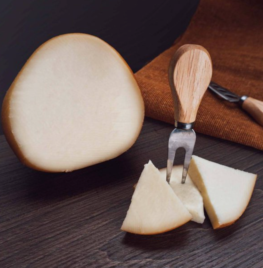 Queso Provolone Booli Ahumado con Paja de Avena 1 kg - .